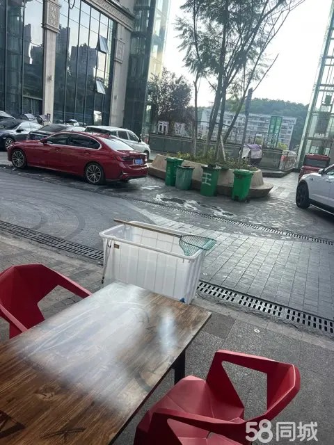 （转让夜宵店转让，停车方便，人流量大，设备齐全，转手可直接营业